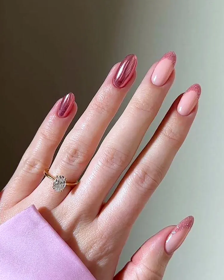 Lange Nägel mit rosa French, Arbeit von Amore Beauty